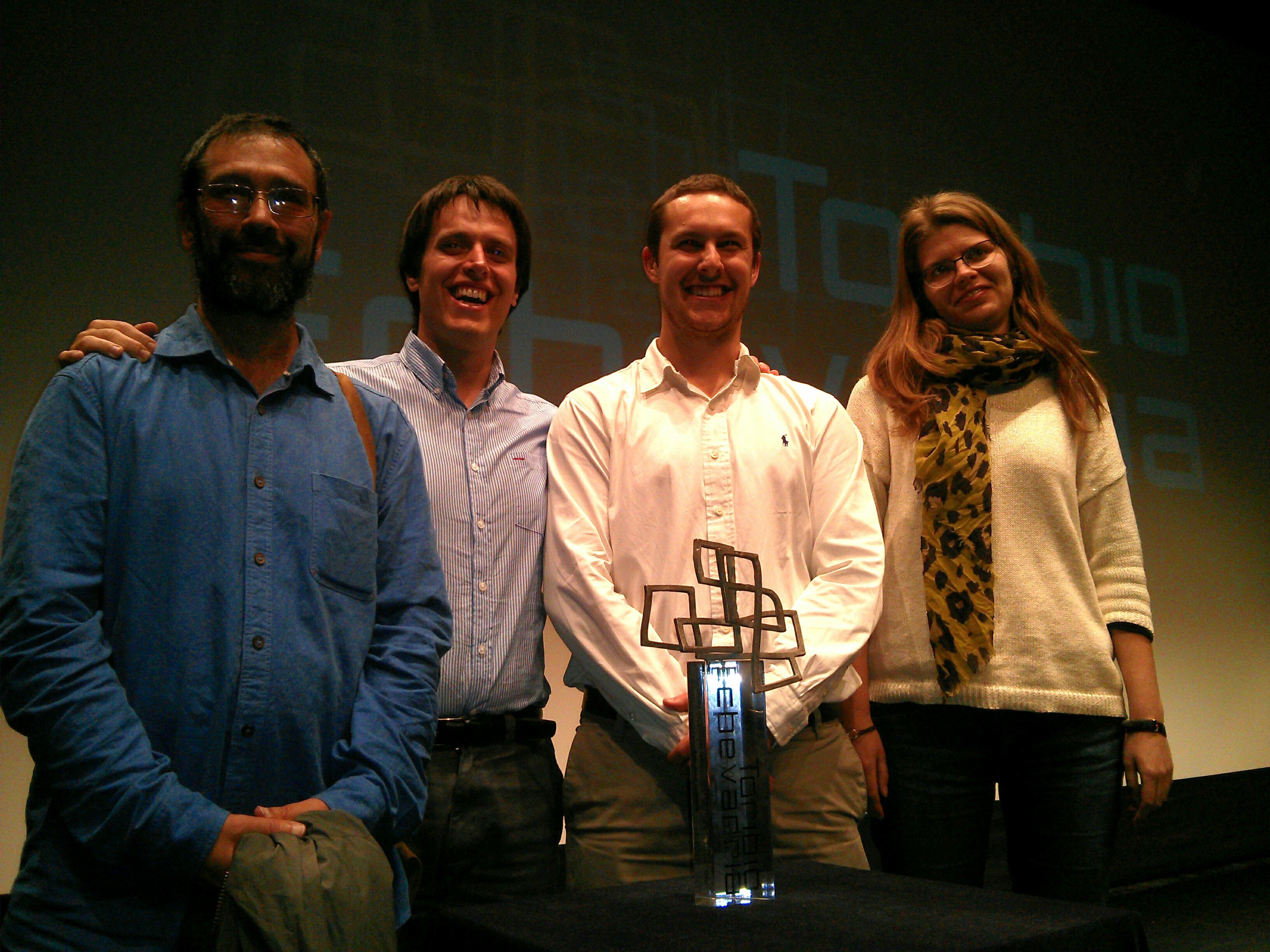 con el premio