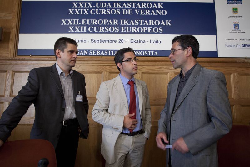 Archivo:Grana-Corchado-Wozniak-HAIS-2010.jpg